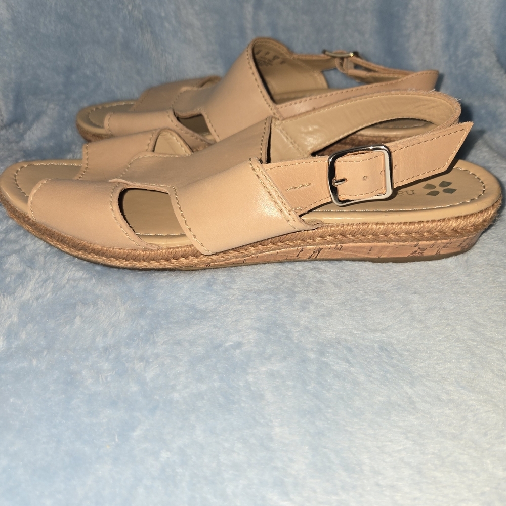 Naturalizer Tan Slingback Sandals